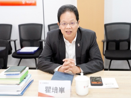 瞿培华_副本_副本.jpg